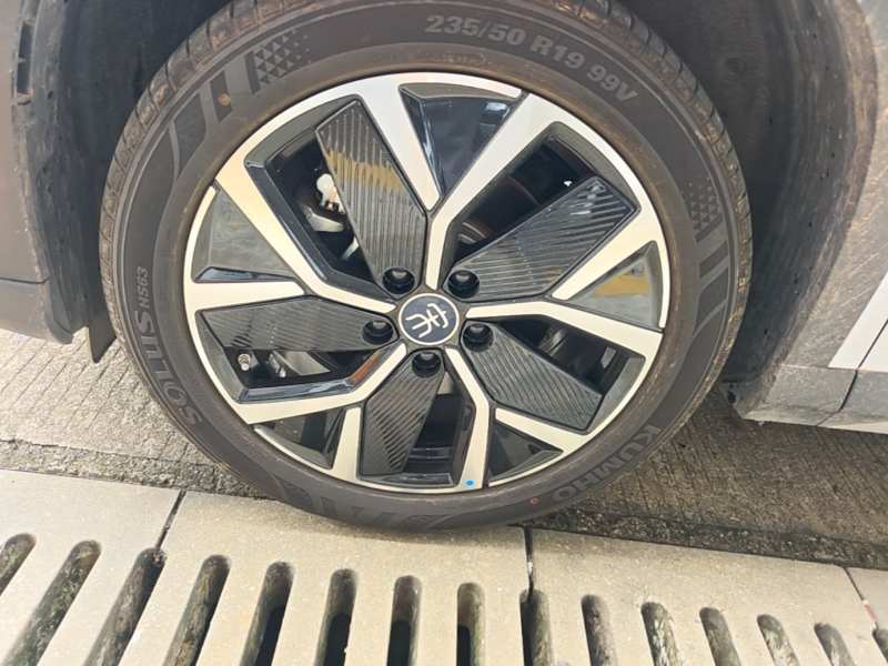 Used BYD Song L DM-i 2024 160 km Excellence Version — 22