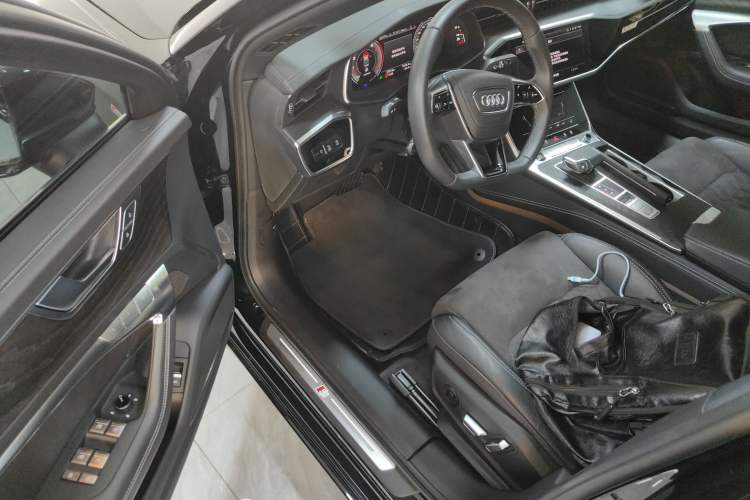 Used Audi A6L 2023 Updated 55 TFSI quattro Prestige Dynamic Edition
