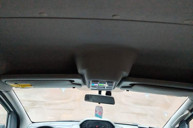 Used SAIC MAXUS Xintu V80 2021 2.0T Manual Classic Aoyuntong Long Wheelbase Mid-Roof 6/7/8/9-Seater