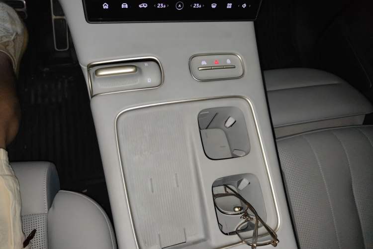 Used Nio ES8 2023 75 kWh Executive Edition
