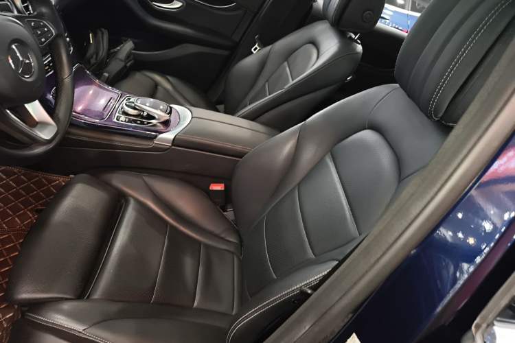 Used Mercedes-Benz GLC 2018 Facelift GLC 260 4MATIC Luxury Edition Left Front Seat