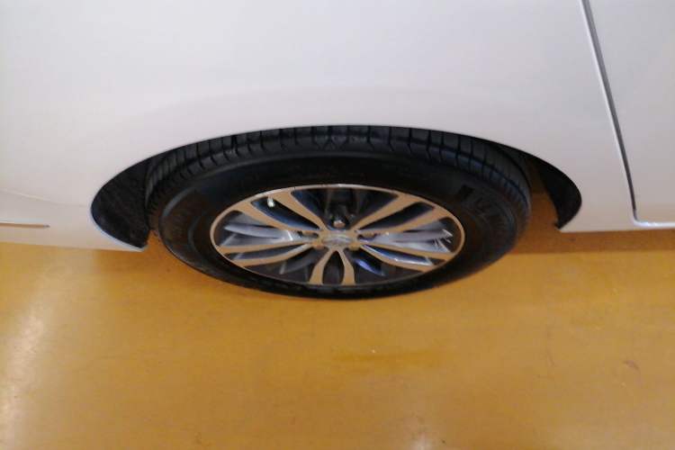 Used Buick GL8 2017 ES 28T Luxury Model China V Standard Right Rear Wheel Hub