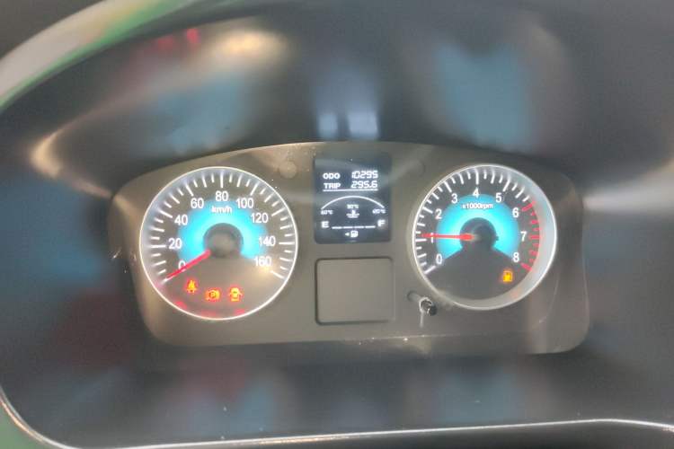 Used Jinbei Gold Hiace M Classic 2023 1.5L Engineering Lion Passenger Vehicle 5/6/7 Seats