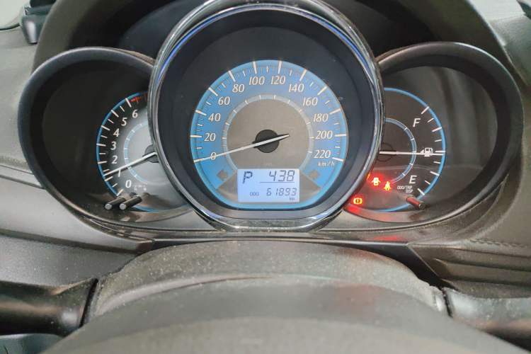 Used Toyota YARiS L Zhi Xuan 2015 1.5E Automatic Charm Edition
