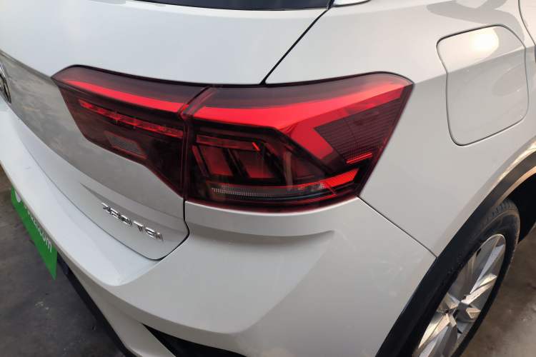 Used Volkswagen T-ROC 2020 280TSI DSG Two-Wheel-Drive Elite Version
