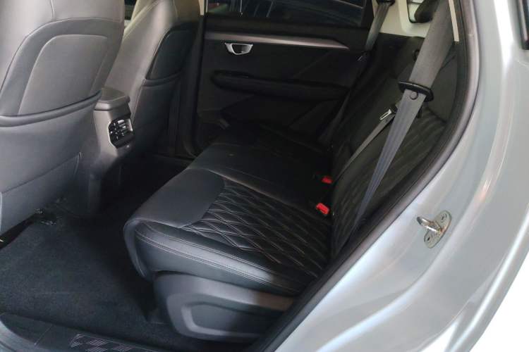 Used Wuling Asta 2022 2.0L DHT Electric-Speed Version