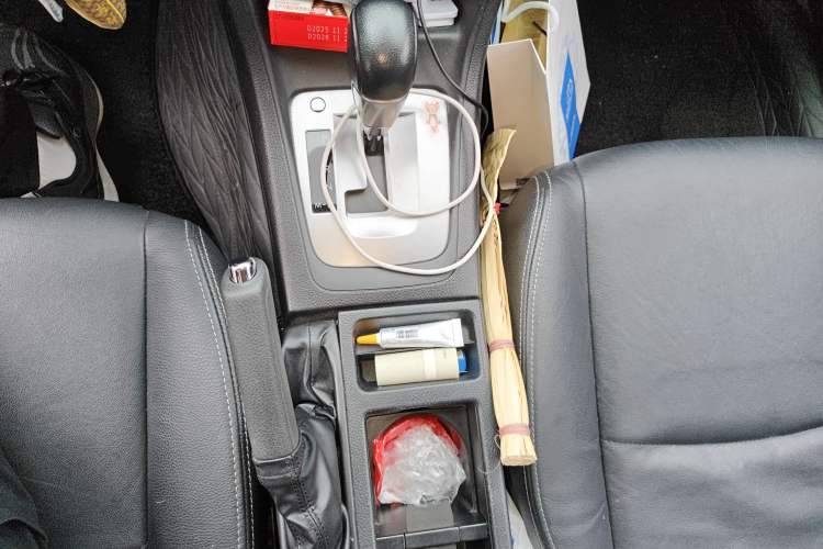 Used Subaru XV 2014 2.0i Elite Navigation Edition Gear Lever