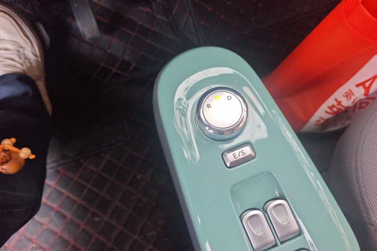 Used CHANGAN NEVO Lumin 2022 210km Sweet Edition Gear Lever