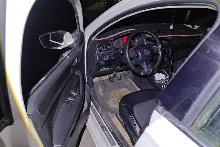 Used Volkswagen Santana 2013 1.4L Manual Comfort Edition Driver Seat