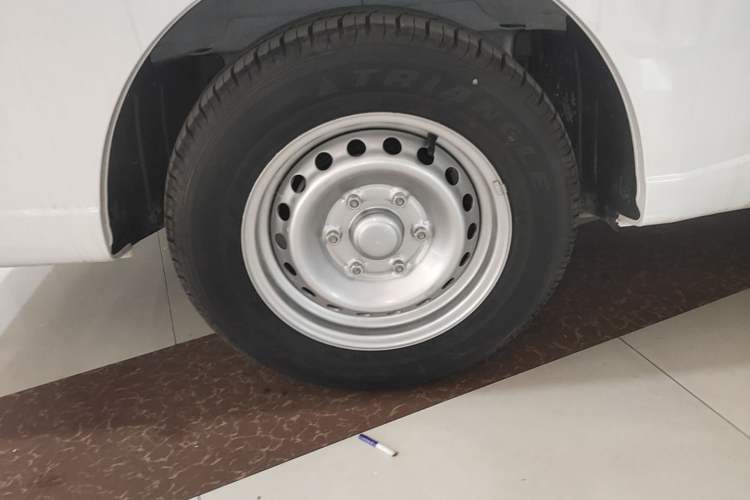 Used Wuling Yangguang 2025 Model 400km Bus Edition—Comfort Edition
