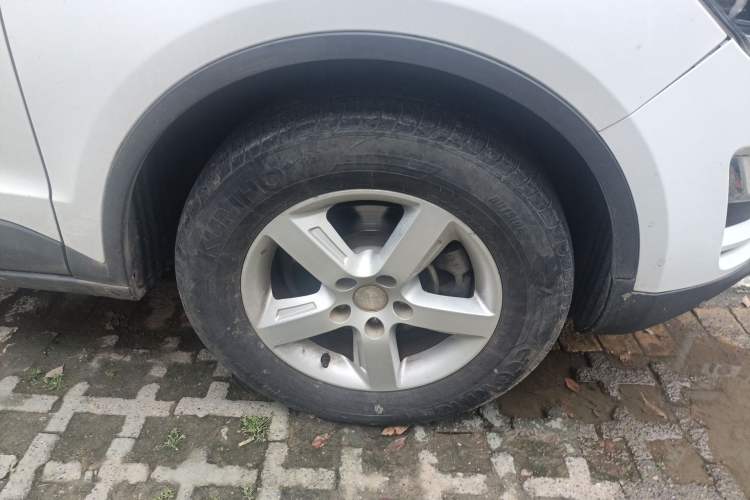 Used Zotye Domy X5 2015 1.5T Manual Luxury Version China IV Standard Right Front Wheel Hub