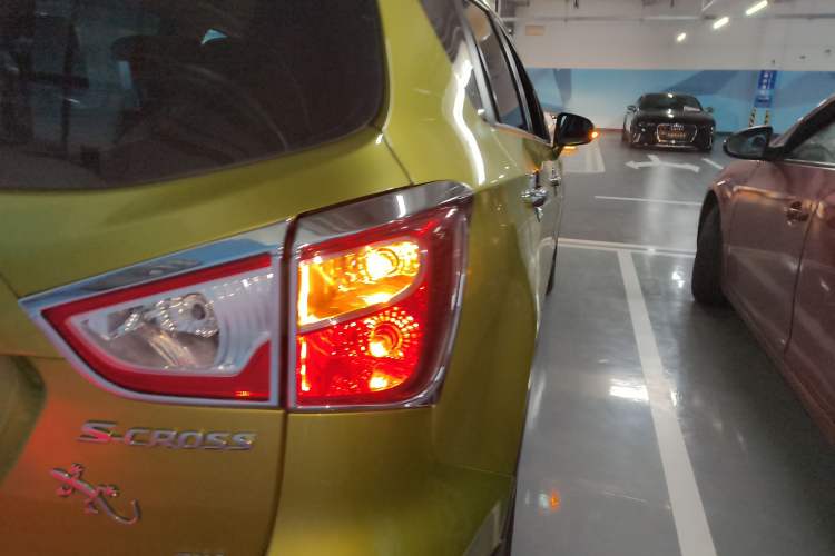 Used Suzuki S-Cross 2014 1.6L CVT Two-Wheel Drive Entry Model