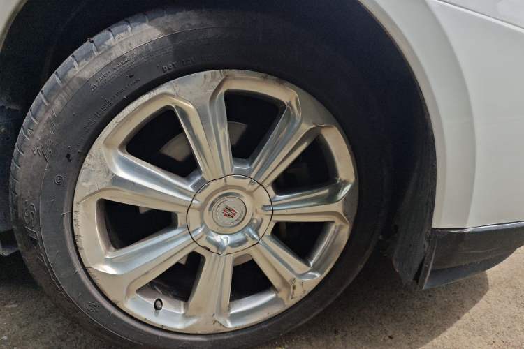 Used Cadillac SRX 2014 3.0L Flagship Model Right Front Wheel Hub
