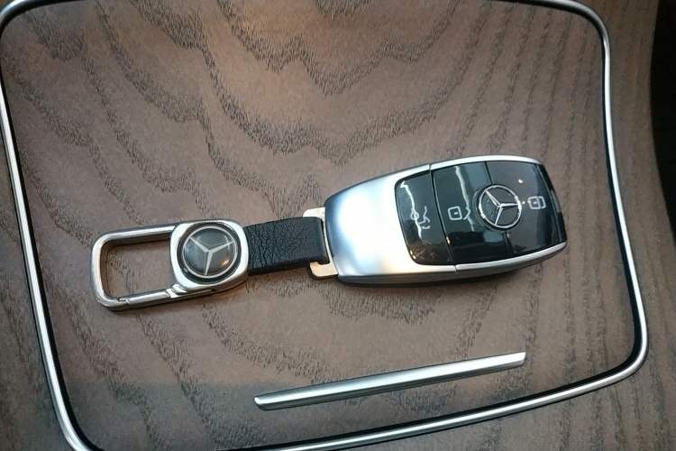 Used Mercedes-Benz E-Class 2023 Updated E 300 L Fashion Edition
