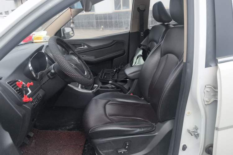 Used Baojun 560 2015 1.8L manual luxury version