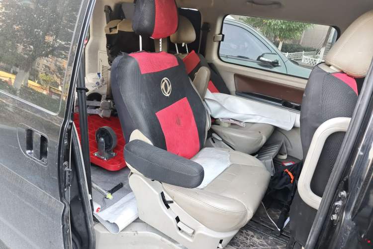 Used FORTHING Lingzhi 2019 M5L 1.6L 7-Seater Luxury Model China VI Standard Left Rear Seat