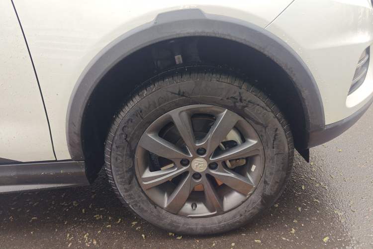 Used BYD Yuan New Energy 2018 EV360 Smart Connect Cool Edition Right Front Wheel Hub