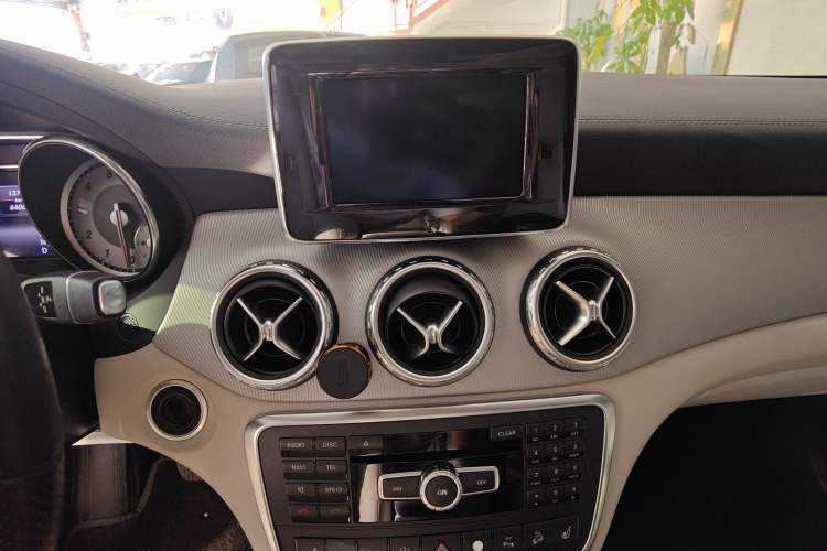 Used Mercedes-Benz GLA 2015 GLA 220 4MATIC Fashion Model