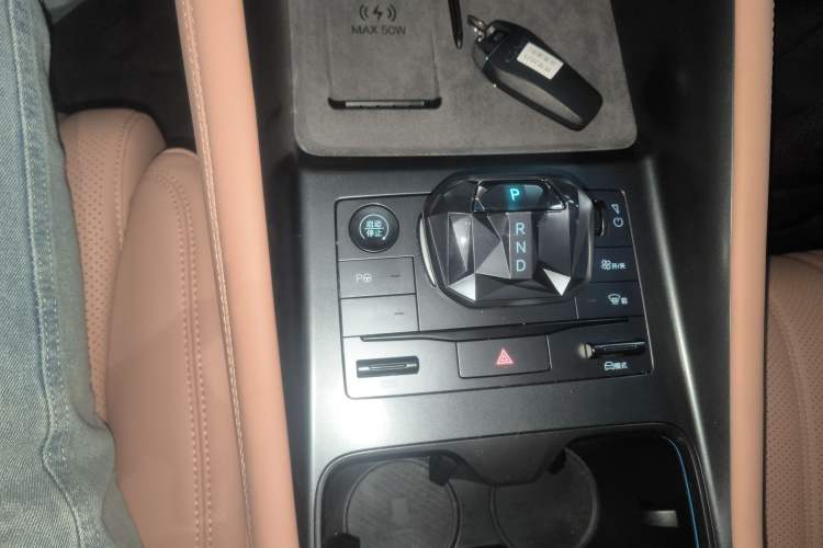 Used BYD Song L EV 2025 Intelligent Driving Version 662 km LiDAR Excellence Edition
