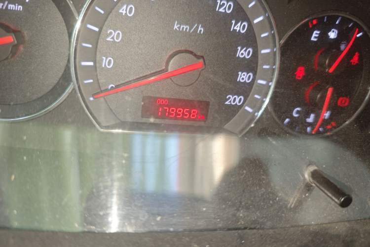 Used CHANGAN Alsvin V3 2012 1.3L Manual Luxury Version China IV Standard Odometer Close Up