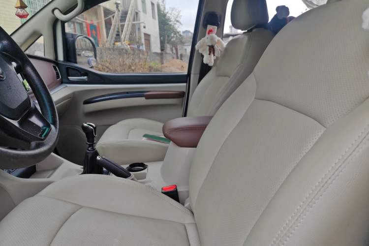 Used FORTHING Lingzhi 2018 M5L 2.0L 7-Seater Comfort Model
