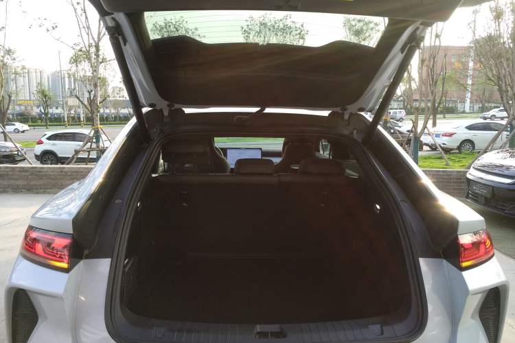 Used BYD Song L EV 2025 Intelligent Driving Version 662 km LiDAR Excellence Edition