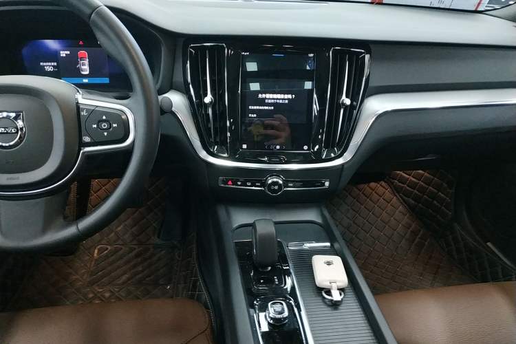 Used Volvo S60 2024 B4 Zhiyi Luxury Edition