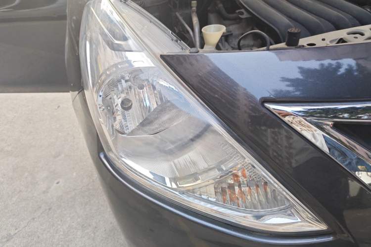 Used Nissan Sunny 2015 1.5XE CVT Comfort Edition Right Front Headlight