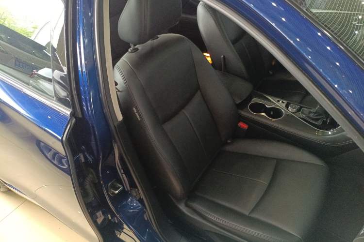 Used Infiniti Q50L 2018 2.0T Comfort Edition China VI Standard Right Front Seat