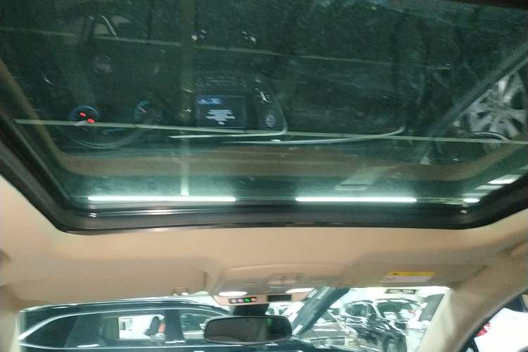 Used Buick Envision 2017 28T Four-Wheel Drive Luxury Model Headliner