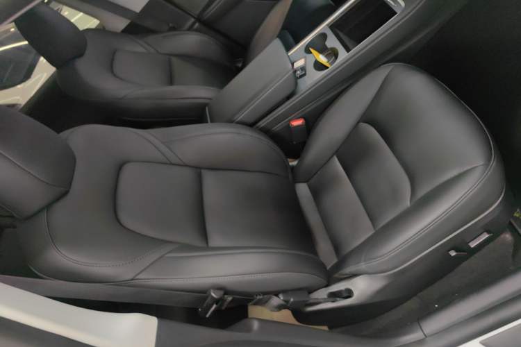 Used Tesla Model Y 2023 Rear-Wheel-Drive Version Right Front Seat