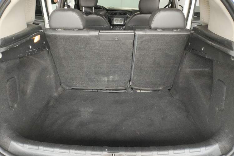 Used Citroen C3-XR 2015 1.6L Manual Pioneer Model Trunk