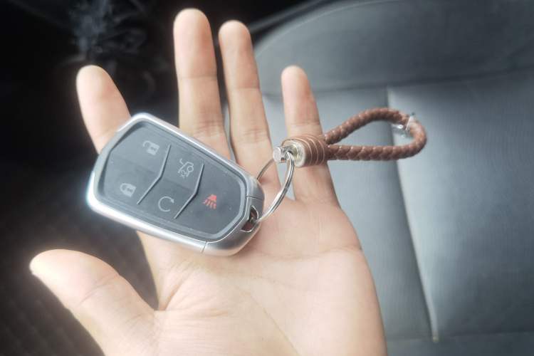 Used Chevrolet Captiva 2017 2.4L 4x4 Flagship Edition 7-Seater Vehicle Key