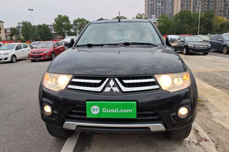 Used Mitsubishi Pajero Sport 2013 3.0L Automatic 4x4 Executive Edition
