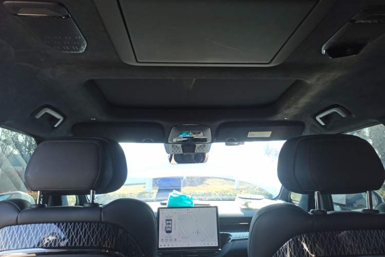 Used Zeekr 009 2022 WE Edition Headliner