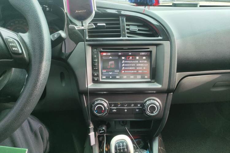 Used Soueast V3 Lingyue 2012 1.5L Manual Flagship Edition
