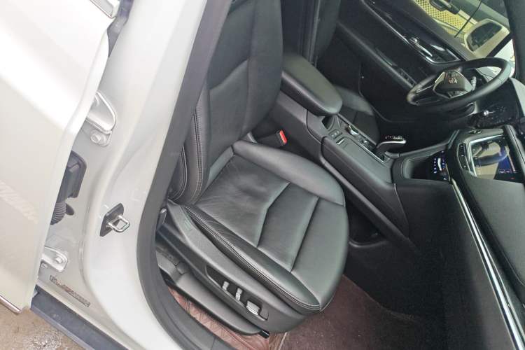 Used Cadillac XT5 2020 28T Luxury Version