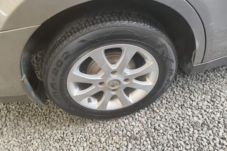 Used Venucia D50 2013 1.6L Automatic Fashion Edition Exterior 5