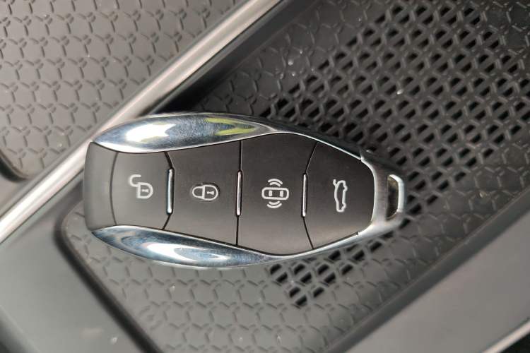 Used Hongqi EH7 2024 690 Pro Vehicle Key