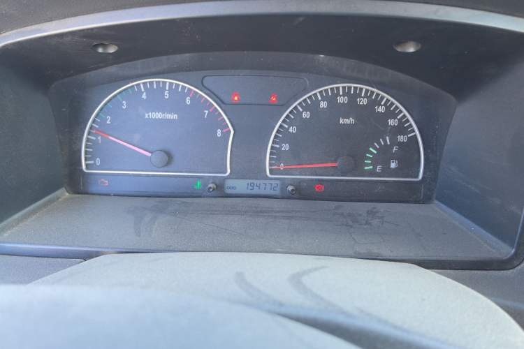 Used Dongfeng Shuaike 2013 1.5L Manual Comfort 7-Seater China V Standard
