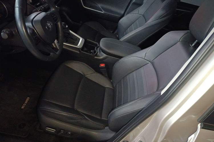 Used Toyota Wildlander 2021 2.0L CVT Two-Wheel Drive Luxury Edition Left Front Seat