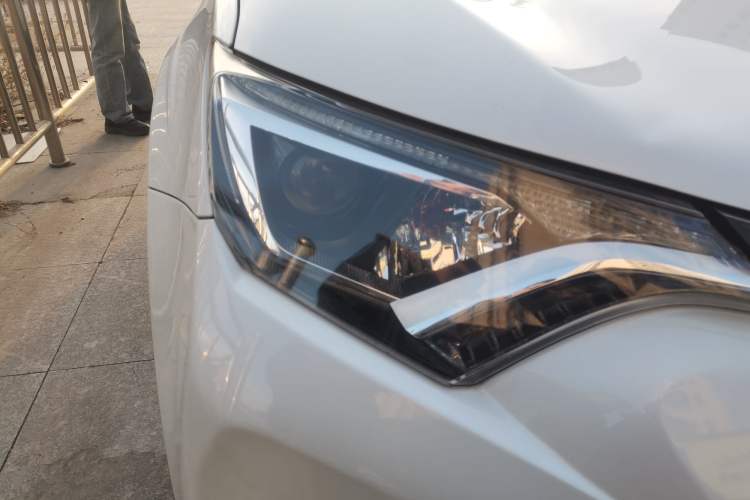 Used Toyota RAV4 2019 2.0L CVT Two-Wheel Drive Pioneer Edition China VI Standard