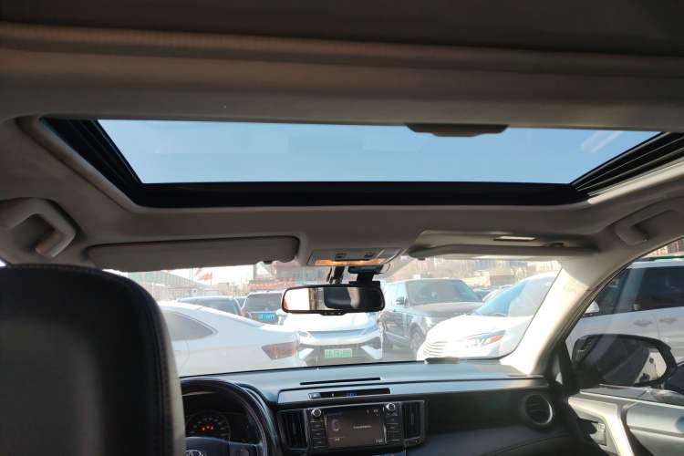 Used Toyota RAV4 2015 2.5L Automatic 4x4 Elite Edition
