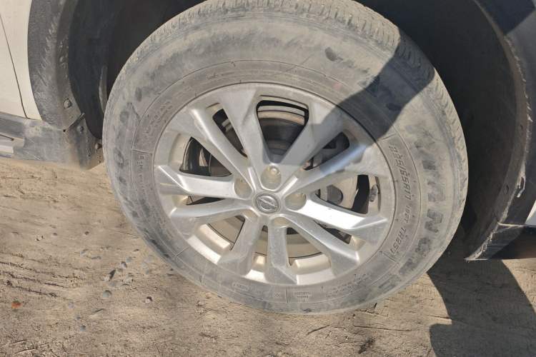 Used Nissan X-Trail 2015 2.0L CVT Comfort MAX Edition 2WD Right Front Wheel Hub