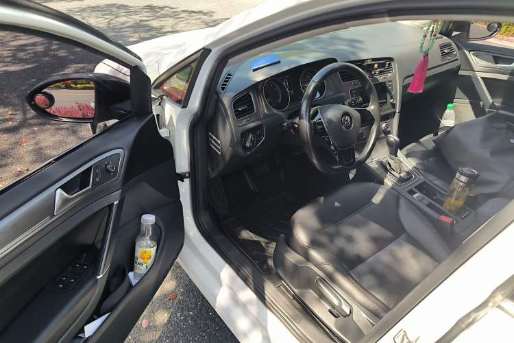 Used Volkswagen Golf 2016 230TSI Automatic Comfort Version Driver Seat