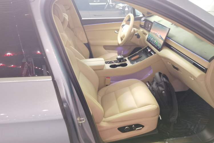 Used Hima AITO M5 2024 Extended-Range Max Rear-Wheel Drive Advanced Intelligent Driving Version