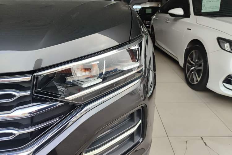 Used Volkswagen Tayron 2019 330TSI Two-Wheel Drive Luxury Model China VI Standard
