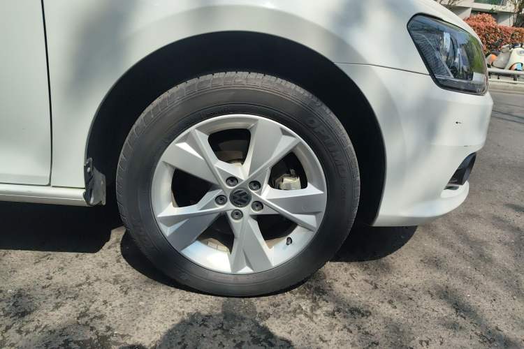 Used Volkswagen Bora 2015 Qihui Edition 1.6L Automatic Fashion Model
