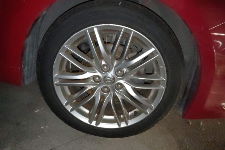 Used Suzuki Kizashi 2011 2.4L Two-Wheel Drive CVT Standard Edition
