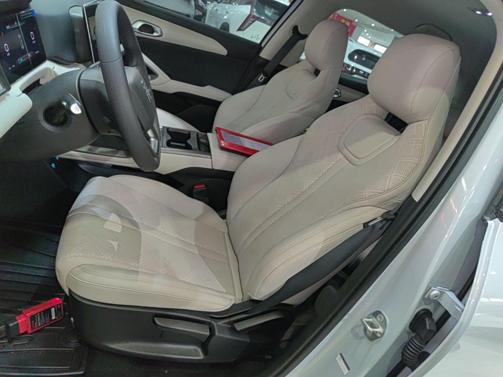 BYD Yuan UP 2025 Model 301KM Leading Version — снимка 17